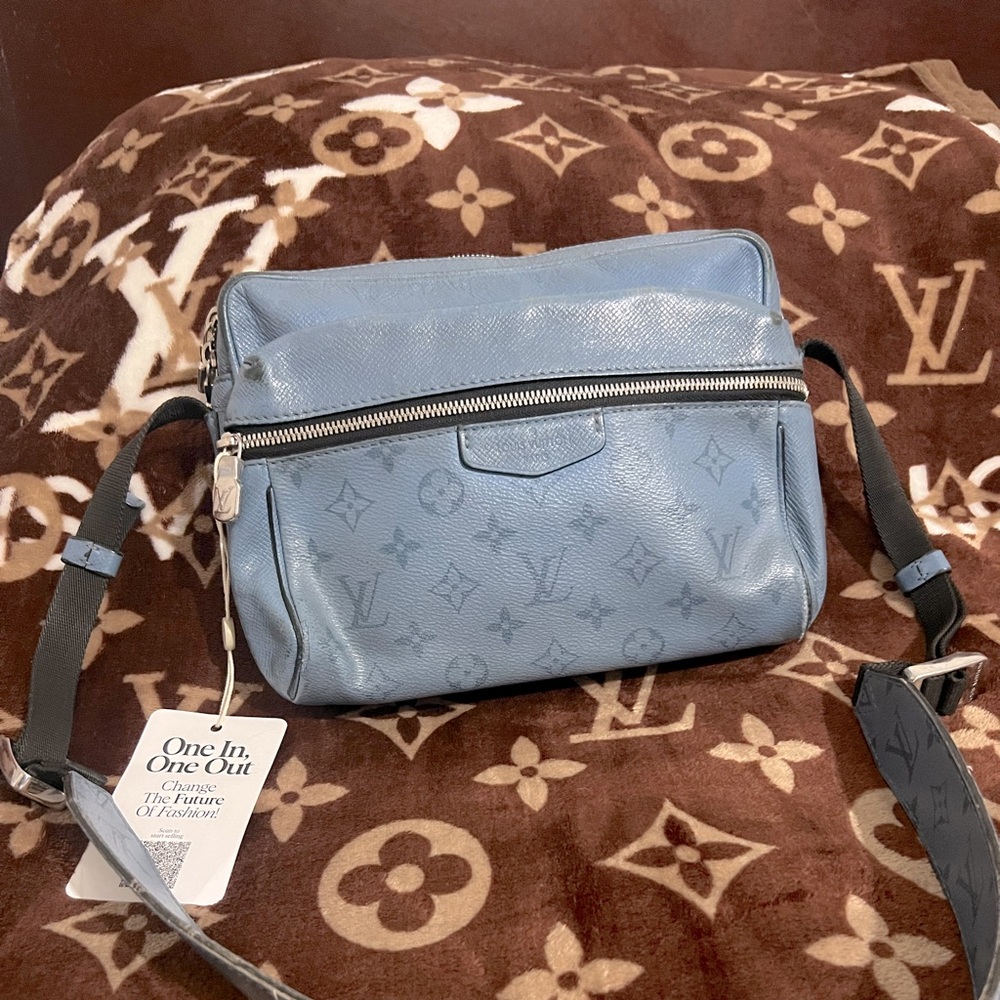 Louis Vuitton Monogram Tiagarama Messenger Crossbody